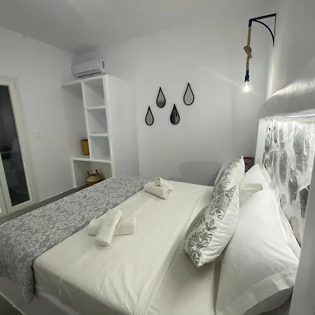 Suites Agia Anna *