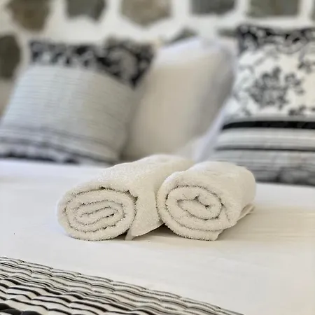 Suites Agia Anna *